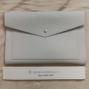 Megan portfolio clutch